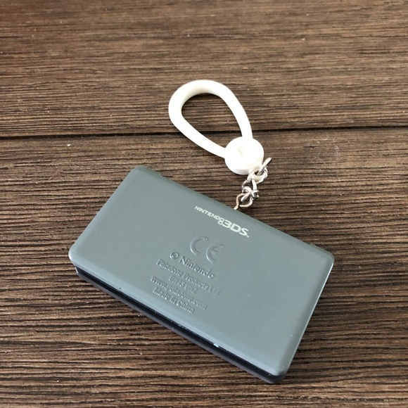 Nintendo 3DS game system bag clip - Picture 3 of 3